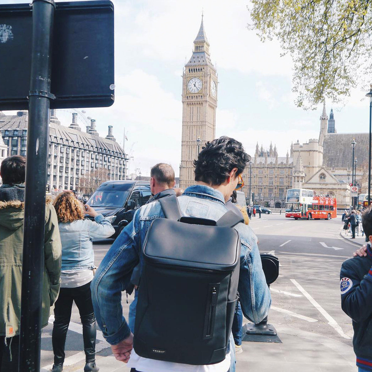 AMSTERDAM CARBON BACKPACK 20L by VENQUE
